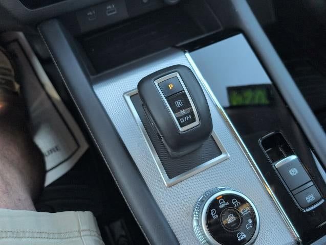 Used 2024 Mitsubishi Outlander SEL image 16