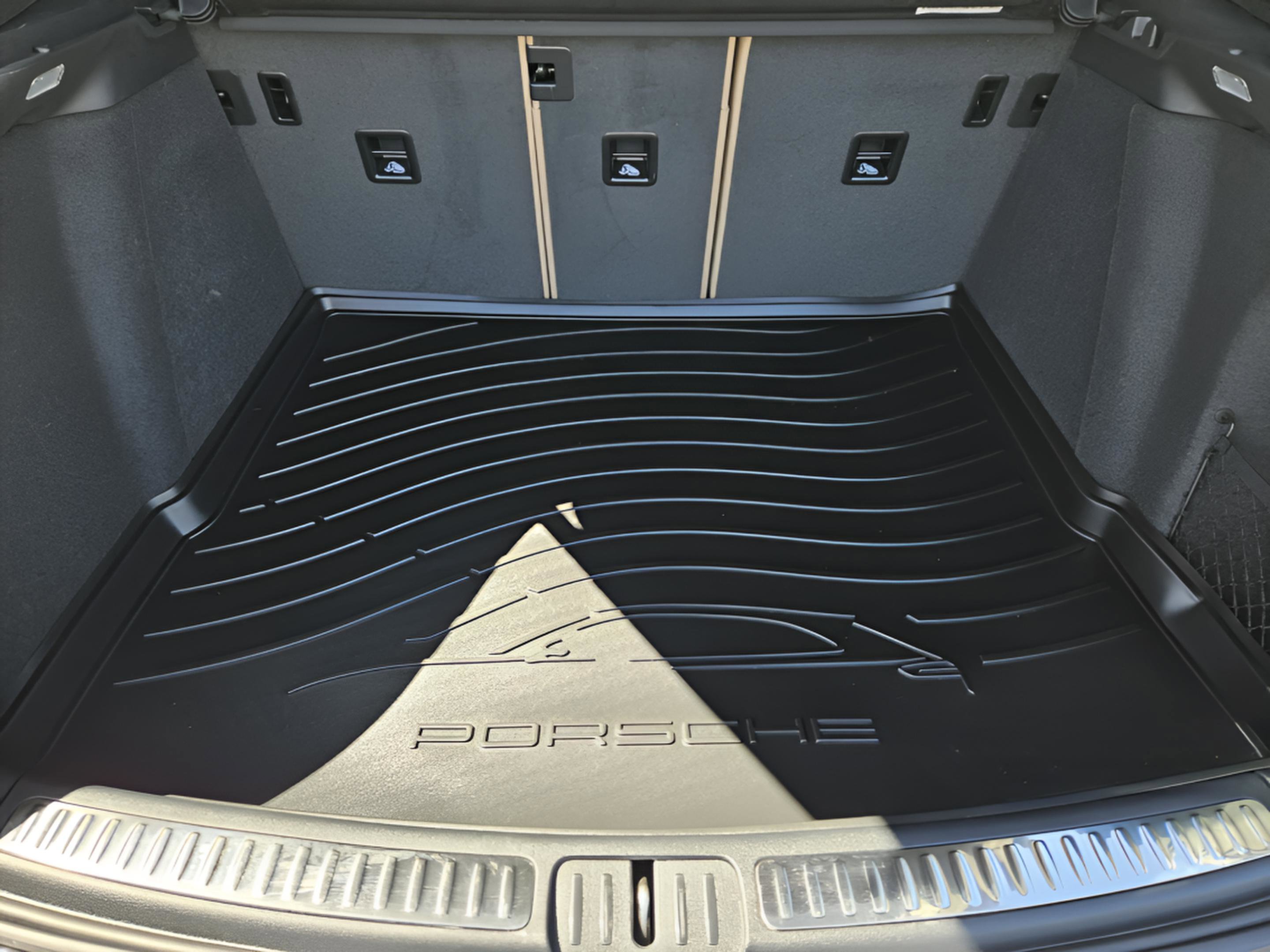 Certified 2026 Porsche Macan image 31