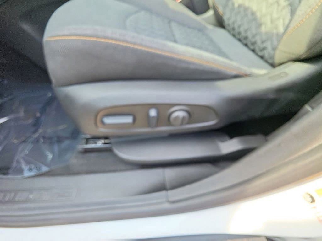 Used 2022 Chevrolet Equinox LT AWD/4WD image 22