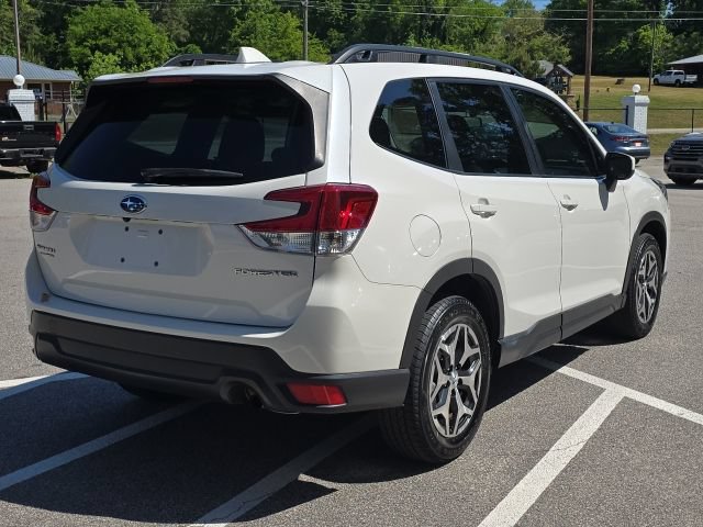 Used 2023 Subaru Forester Premium AWD/4WD image 5