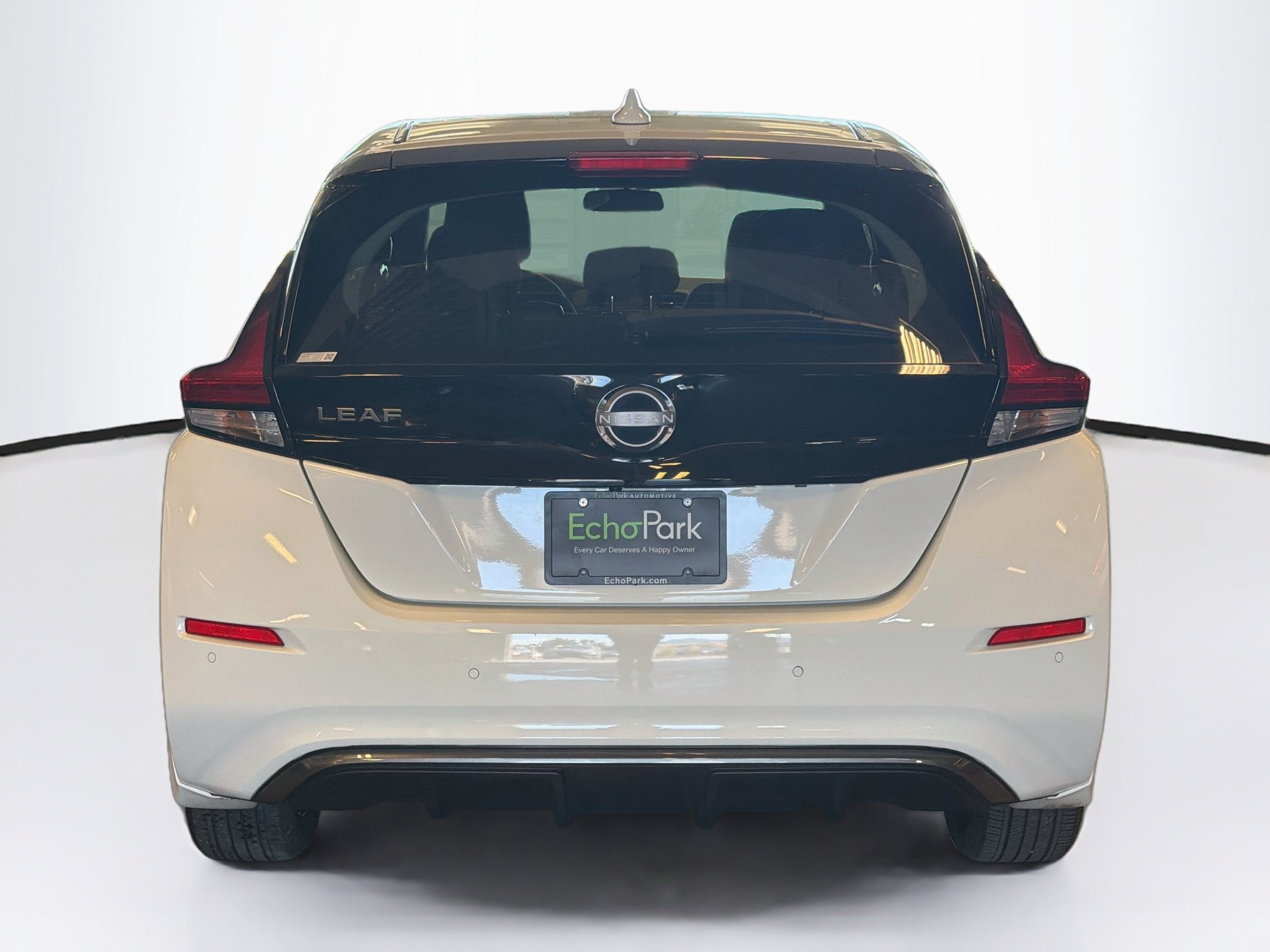 Used 2025 Nissan Leaf S FWD image 7