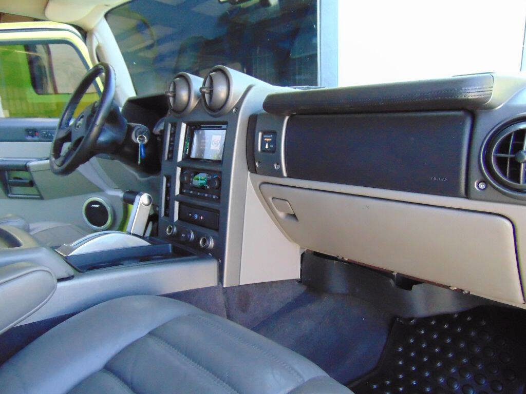 Used 2004 HUMMER H2 w/ Preferred Equipment Group image 35