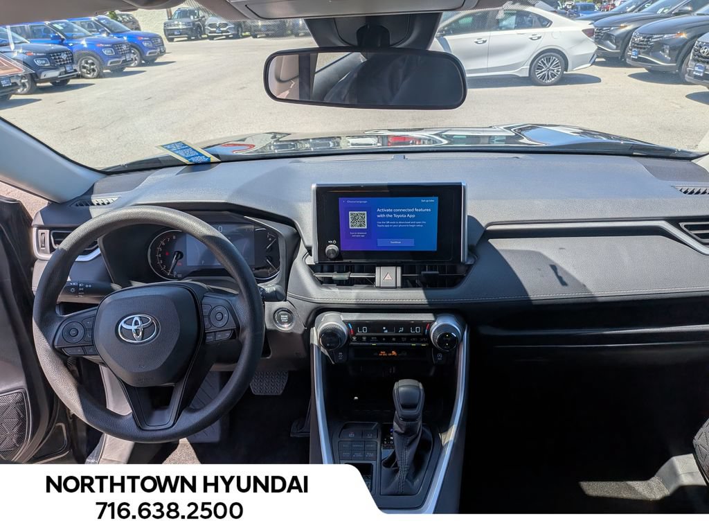 Used 2025 Toyota RAV4 XLE AWD/4WD image 6