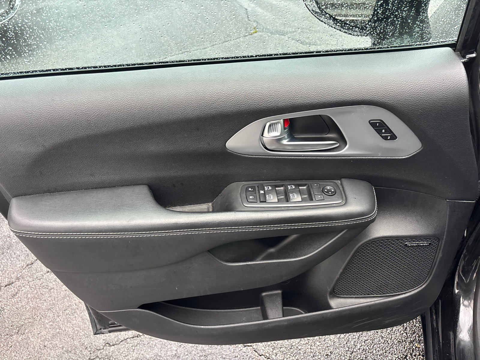 Used 2020 Chrysler Pacifica Touring-L Plus FWD image 11