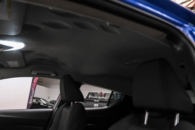 Used 2020 Toyota C-HR LE image 29