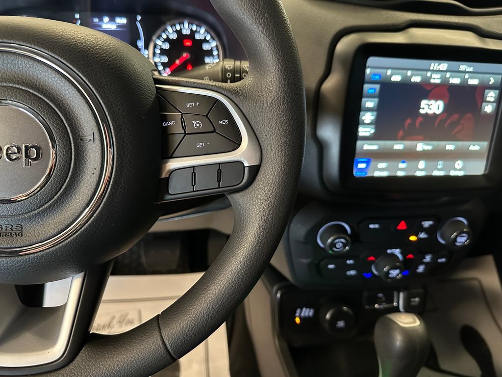 Used 2023 Jeep Renegade Latitude AWD/4WD image 11