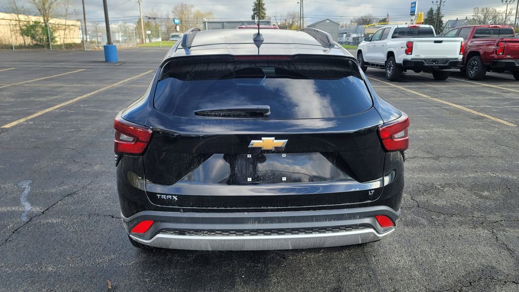 Used 2026 Chevrolet Trax LT image 5