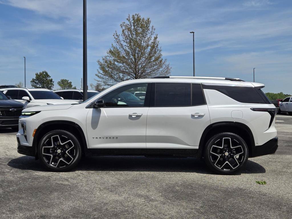 Used 2025 Chevrolet Traverse High Country AWD/4WD image 12