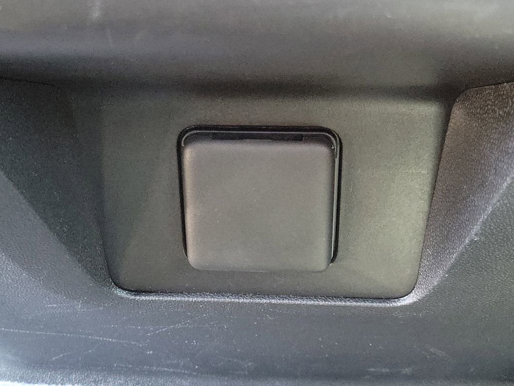 Used 2024 Chevrolet Suburban LT AWD/4WD image 17