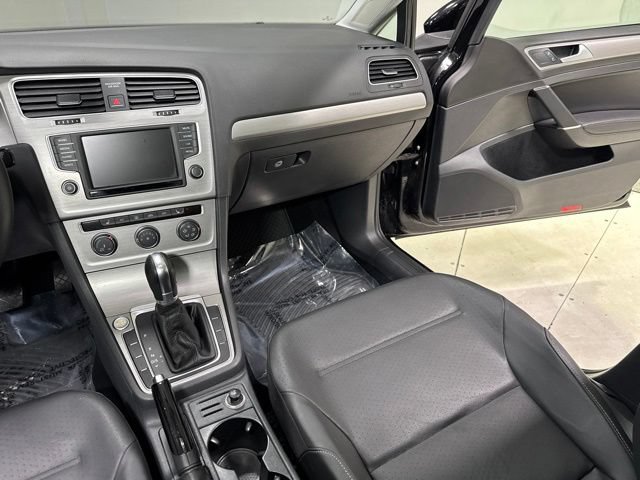 Used 2016 Volkswagen Golf S FWD image 22
