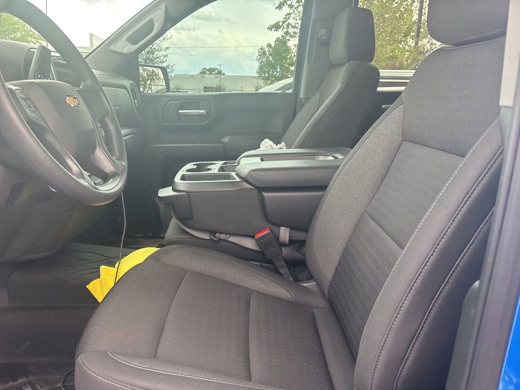 Used 2025 Chevrolet Silverado 1500 Custom w/ LPO, Dark Essentials Package AWD/4WD image 7