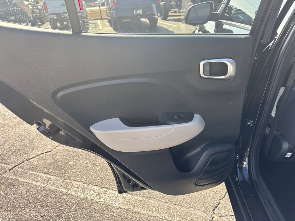 Used 2024 Hyundai Venue SEL image 22