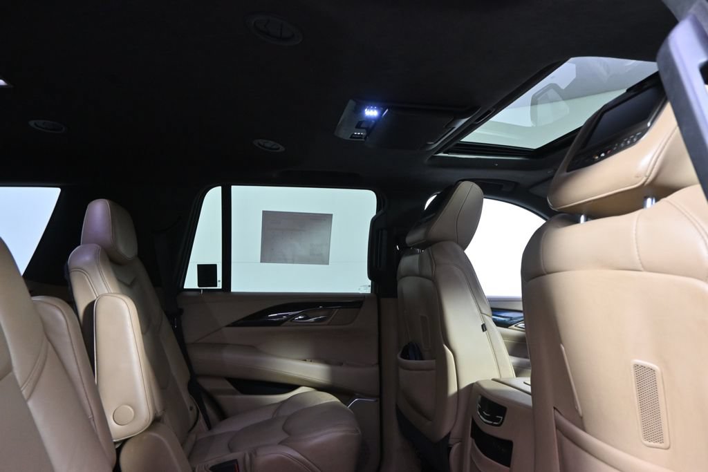 Used 2019 Cadillac Escalade Platinum AWD/4WD image 17