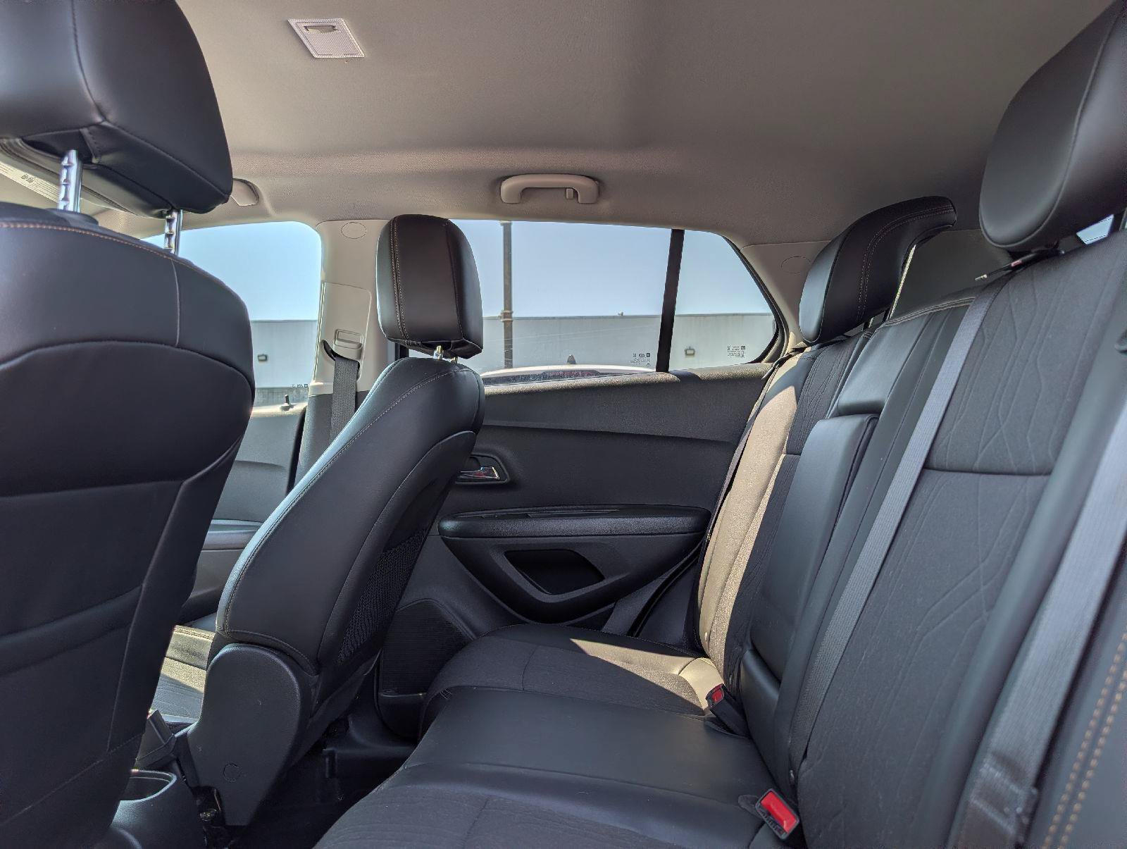 Used 2020 Chevrolet Trax LT w/ LT Convenience Package AWD/4WD image 9