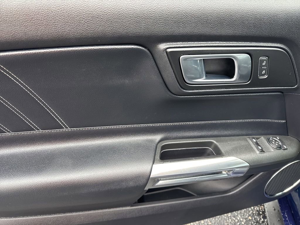 Used 2019 Ford Mustang Premium image 18