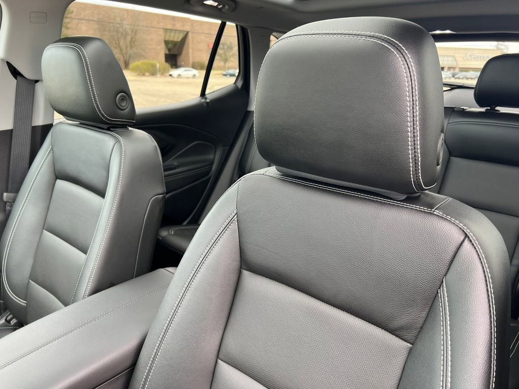Certified 2024 GMC Terrain SLT w/ Infotainment Package II image 16
