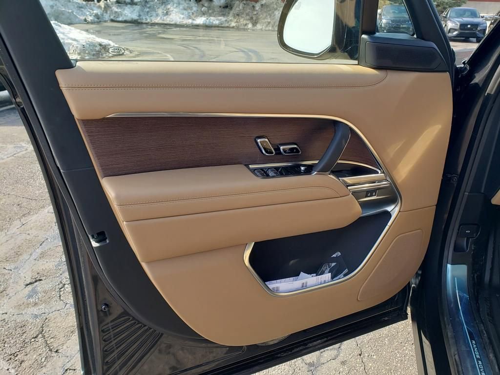 New 2026 Land Rover Range Rover SE image 10