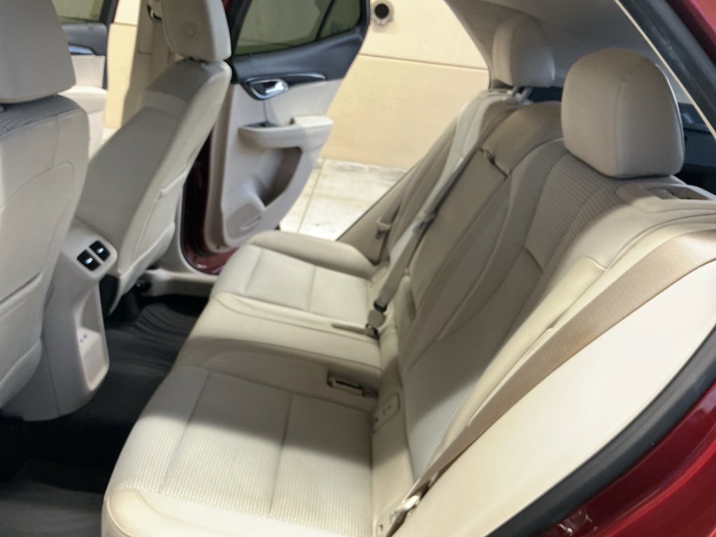 Used 2022 Buick Envision Preferred image 12