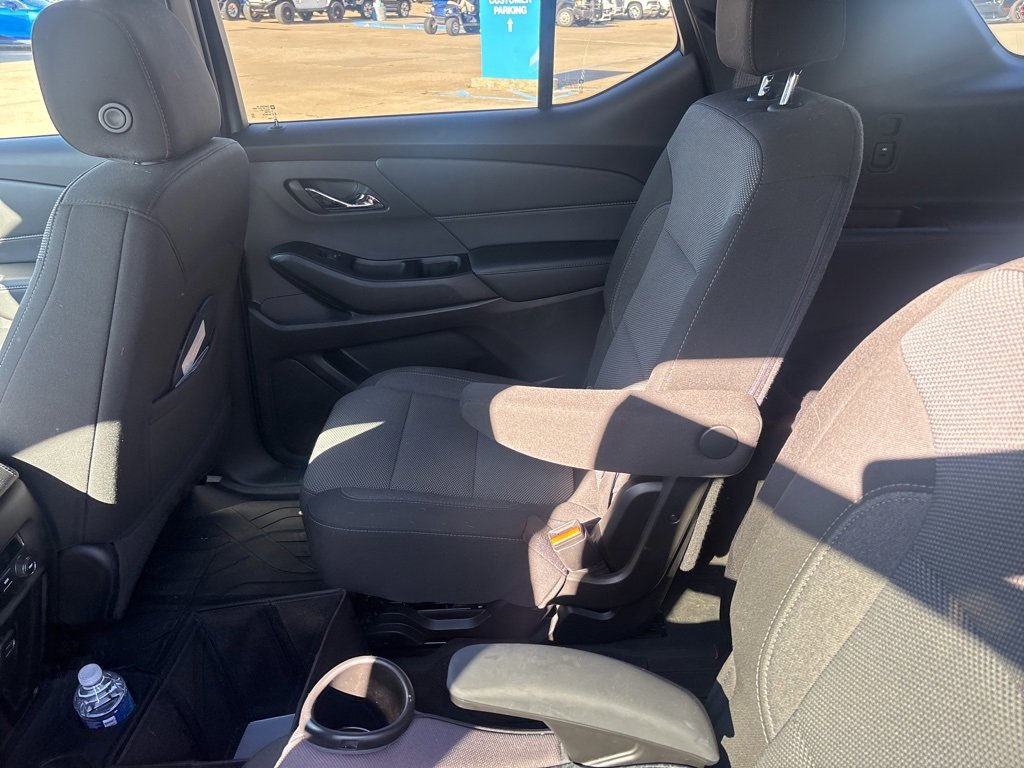 Used 2023 Chevrolet Traverse LT image 9