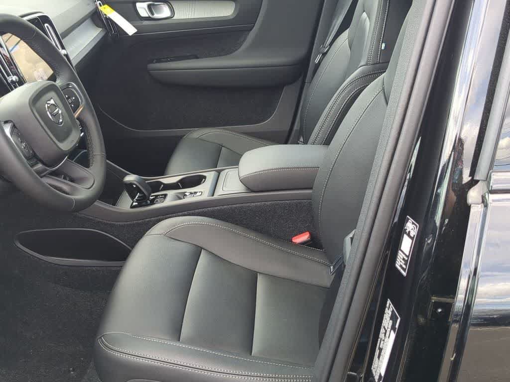 New 2026 Volvo XC40 B5 Core w/ Protection Package Premier AWD/4WD image 15