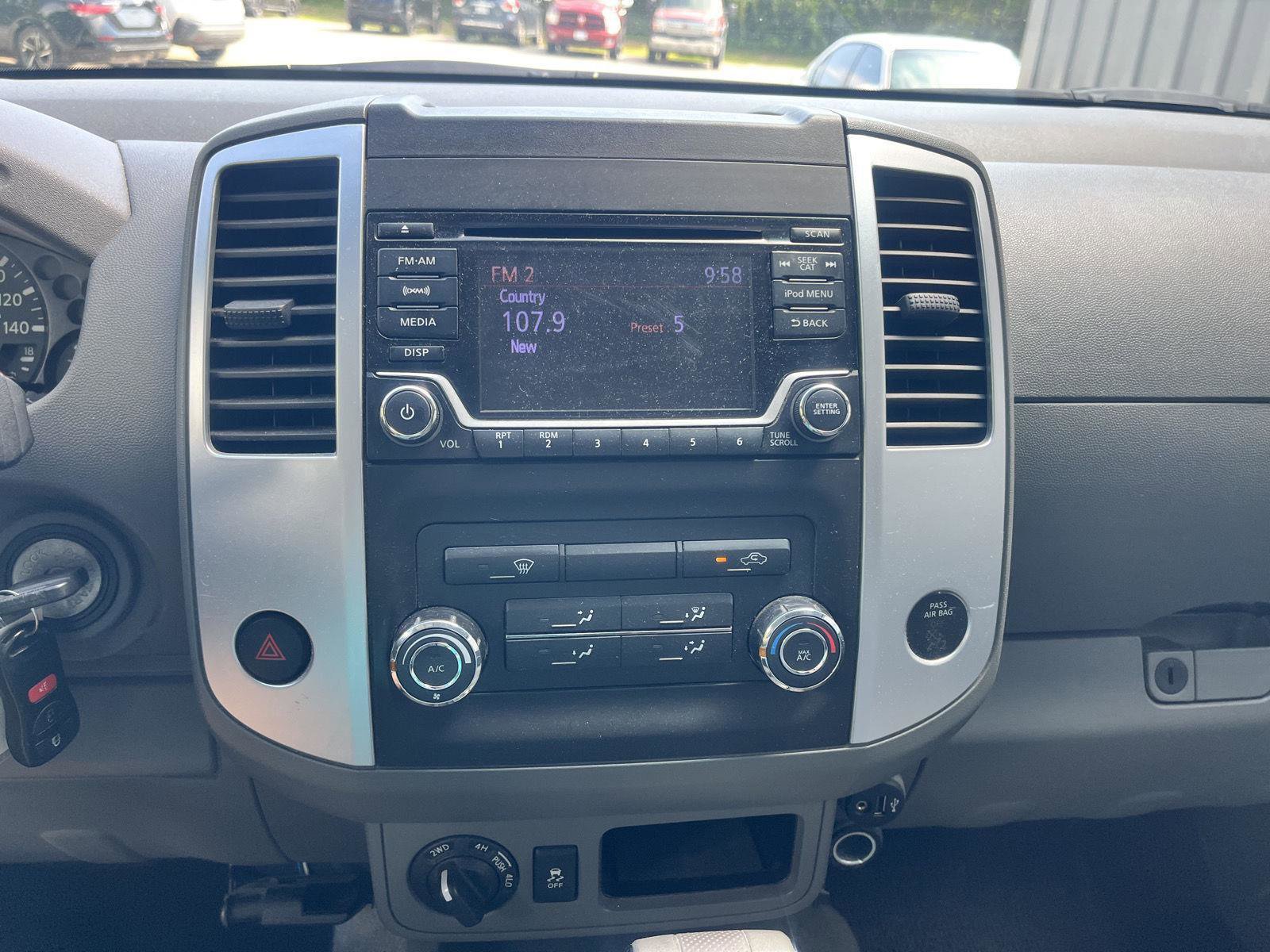 Used 2018 Nissan Frontier SV AWD/4WD image 18
