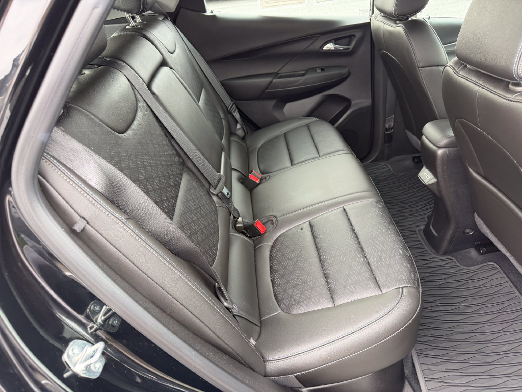 Used 2023 Chevrolet Bolt LT w/ Infotainment Package FWD image 18