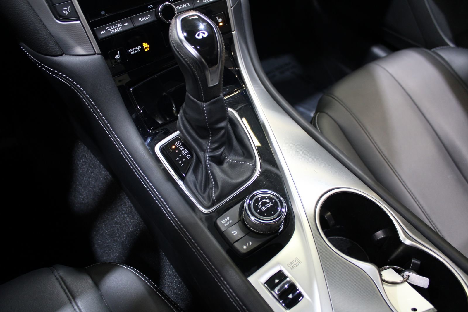 Used 2018 INFINITI Q60 3.0t Luxe w/ Sensory Package 3.0T Luxe image 32