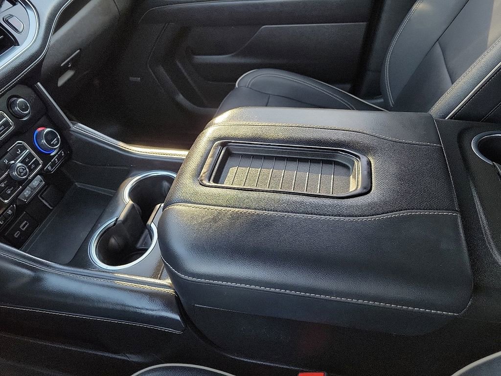 Used 2023 Chevrolet Suburban Premier image 25