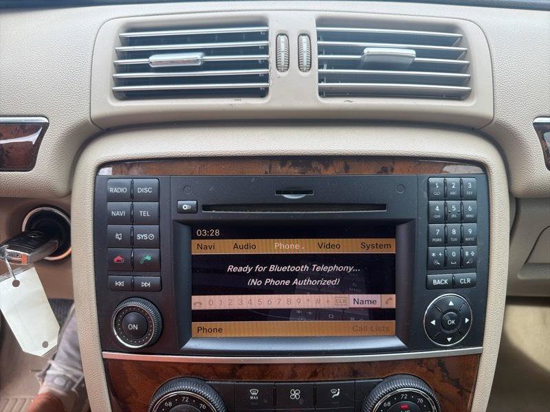 Used 2011 Mercedes-Benz R 350 4MATIC image 34