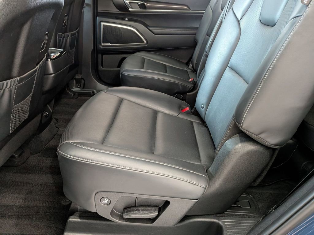 Used 2025 Kia Telluride S image 28