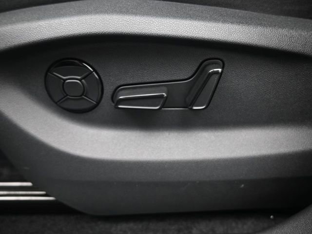 New 2026 Volkswagen Tiguan SE R-Line image 33