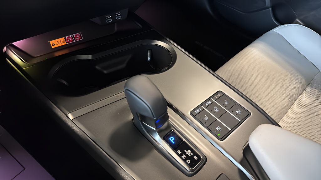 New 2026 Lexus UX 300h AWD image 27