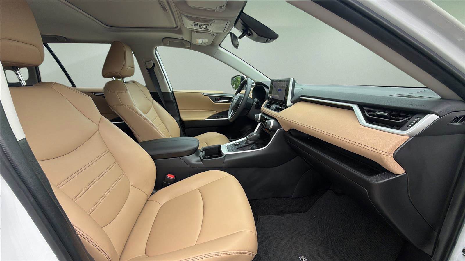 Used 2024 Toyota RAV4 XLE Premium AWD/4WD image 11