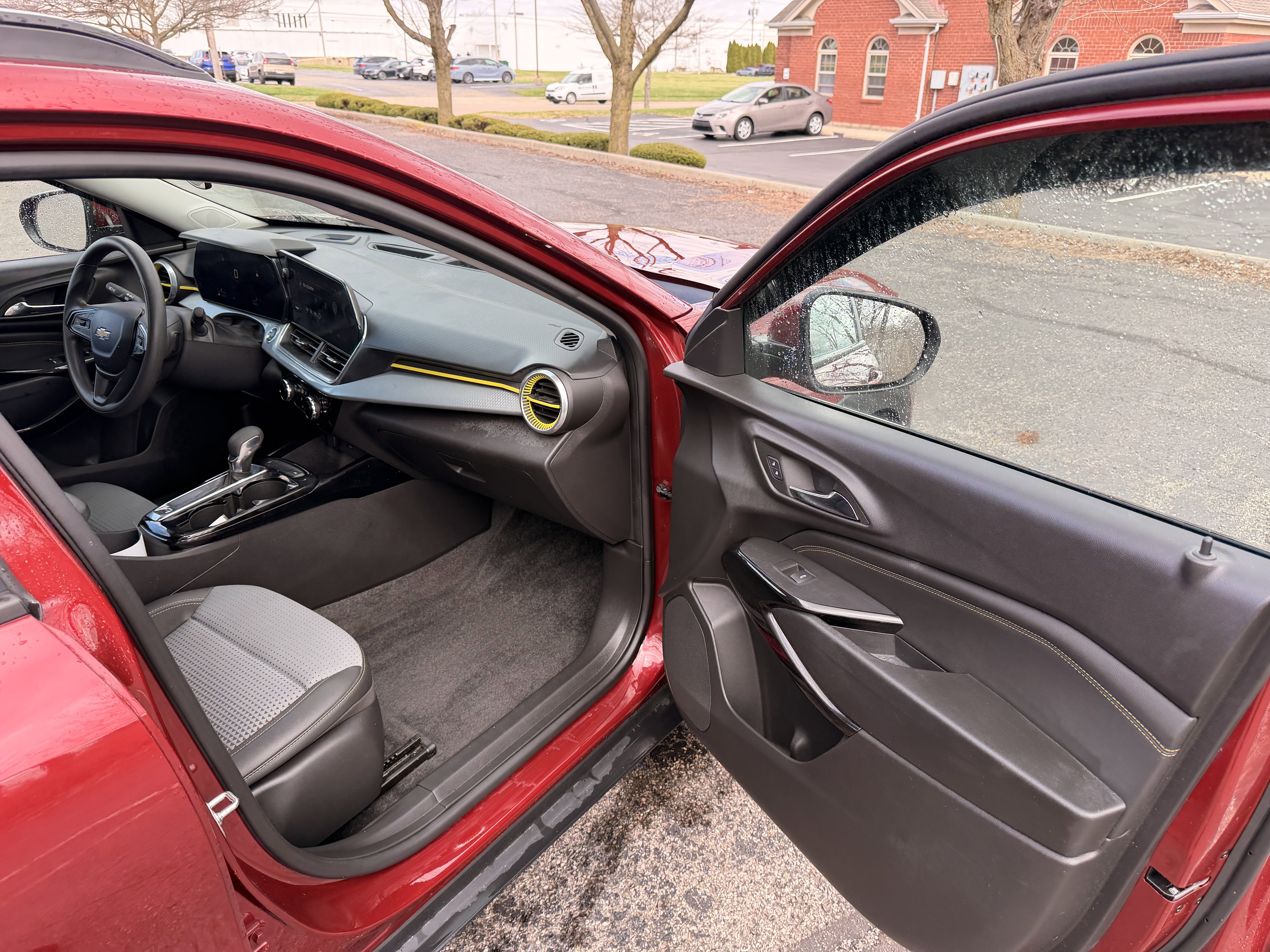 Used 2024 Chevrolet Trax LT image 14