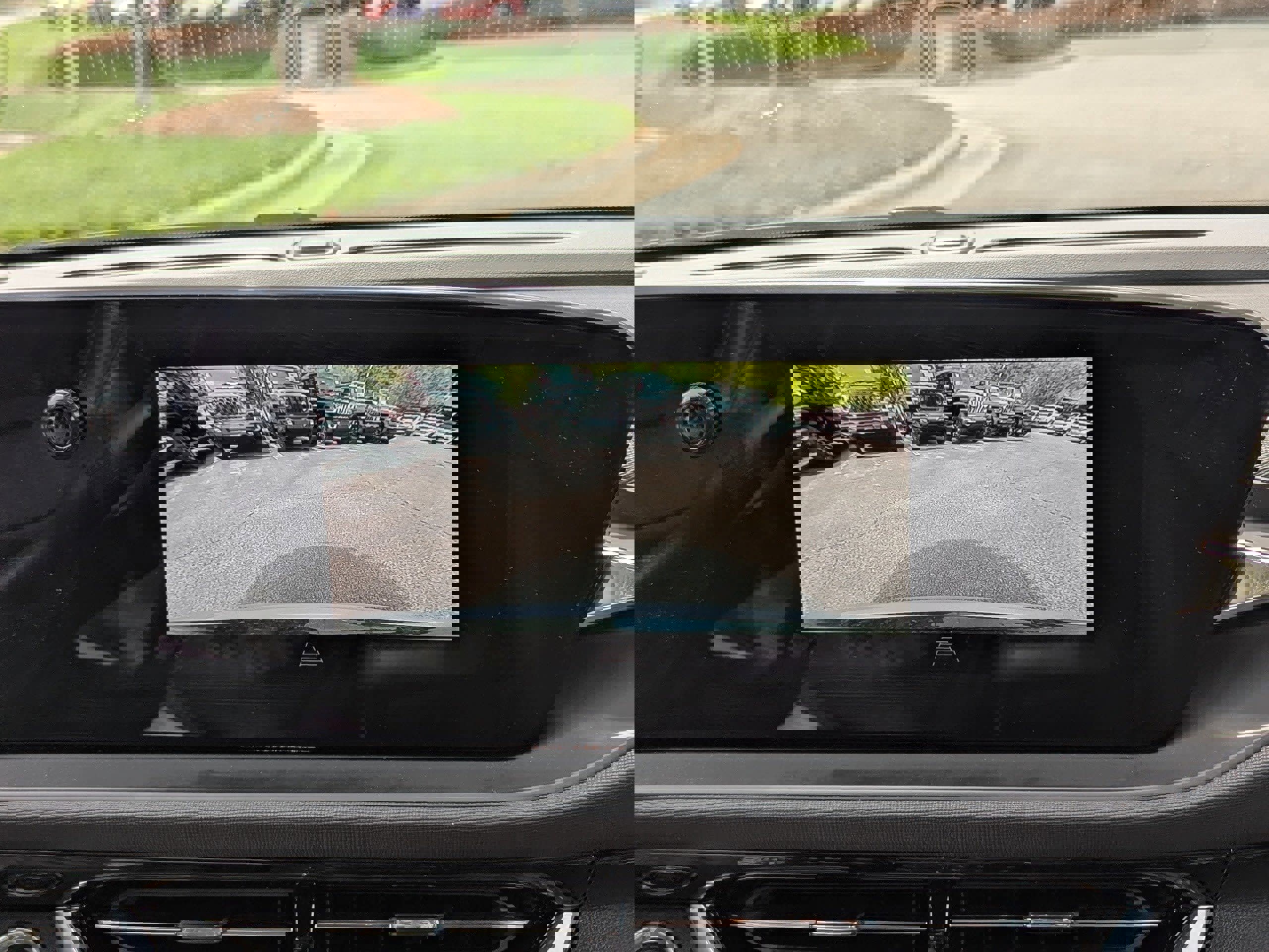 Used 2025 Buick Envista Sport Touring image 22