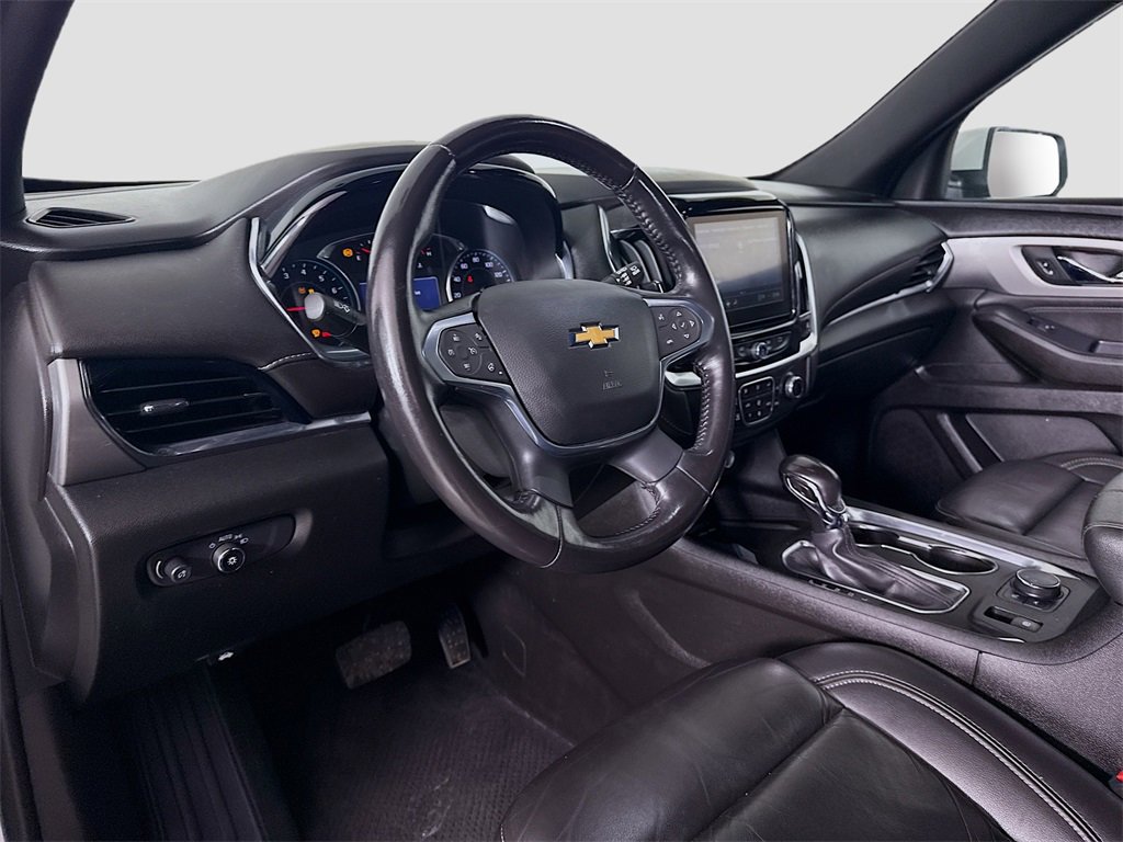 Used 2022 Chevrolet Traverse LT image 13