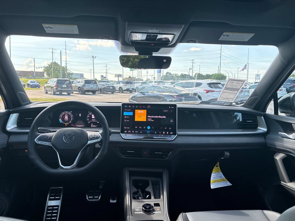New 2026 Volkswagen Tiguan SE R-Line AWD/4WD image 18