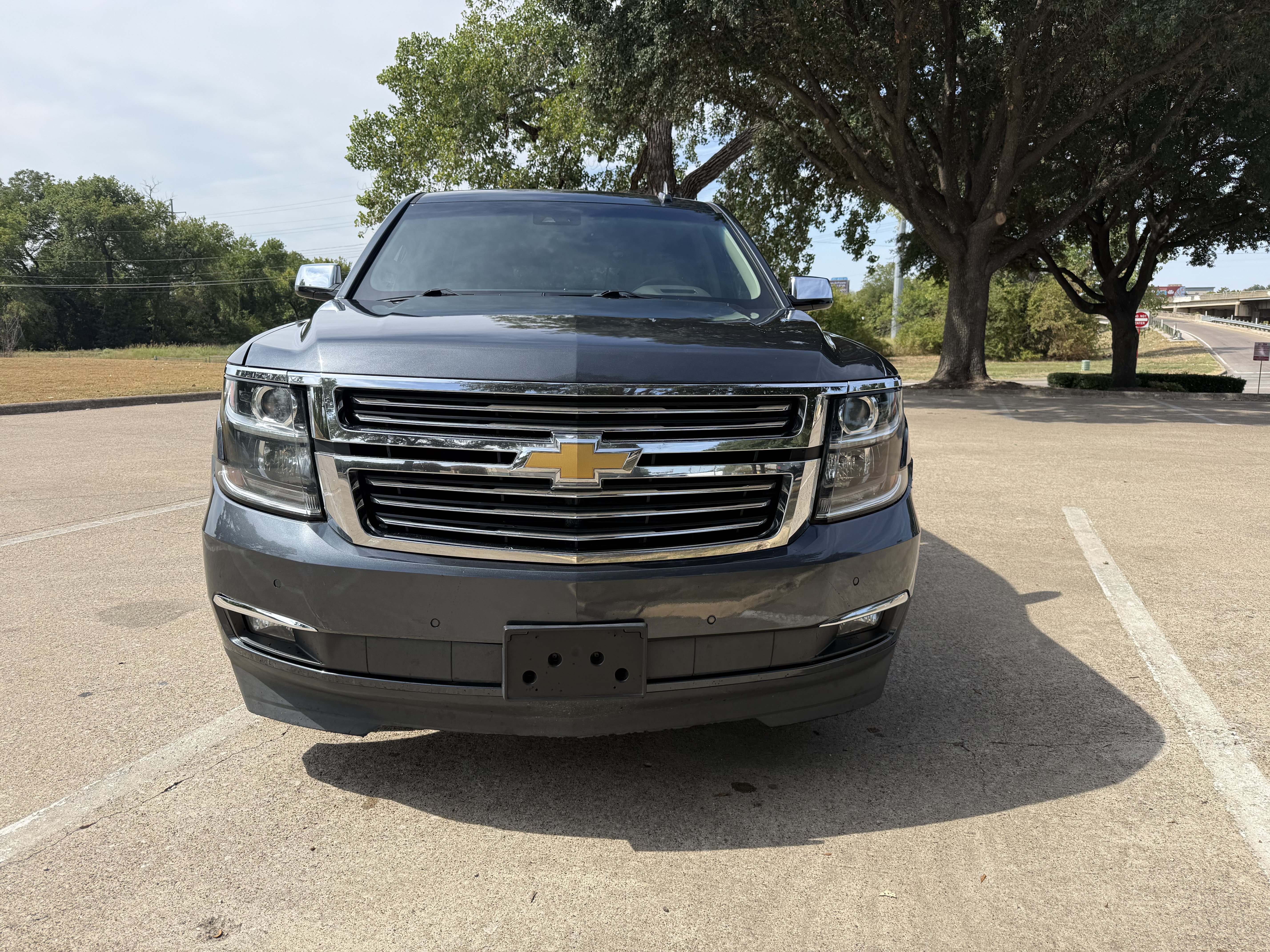 Used 2019 Chevrolet Suburban Premier RWD image 2
