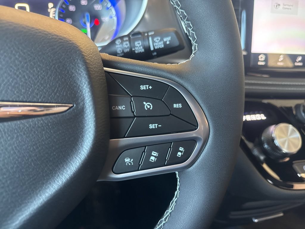 New 2026 Chrysler Pacifica Select FWD image 26