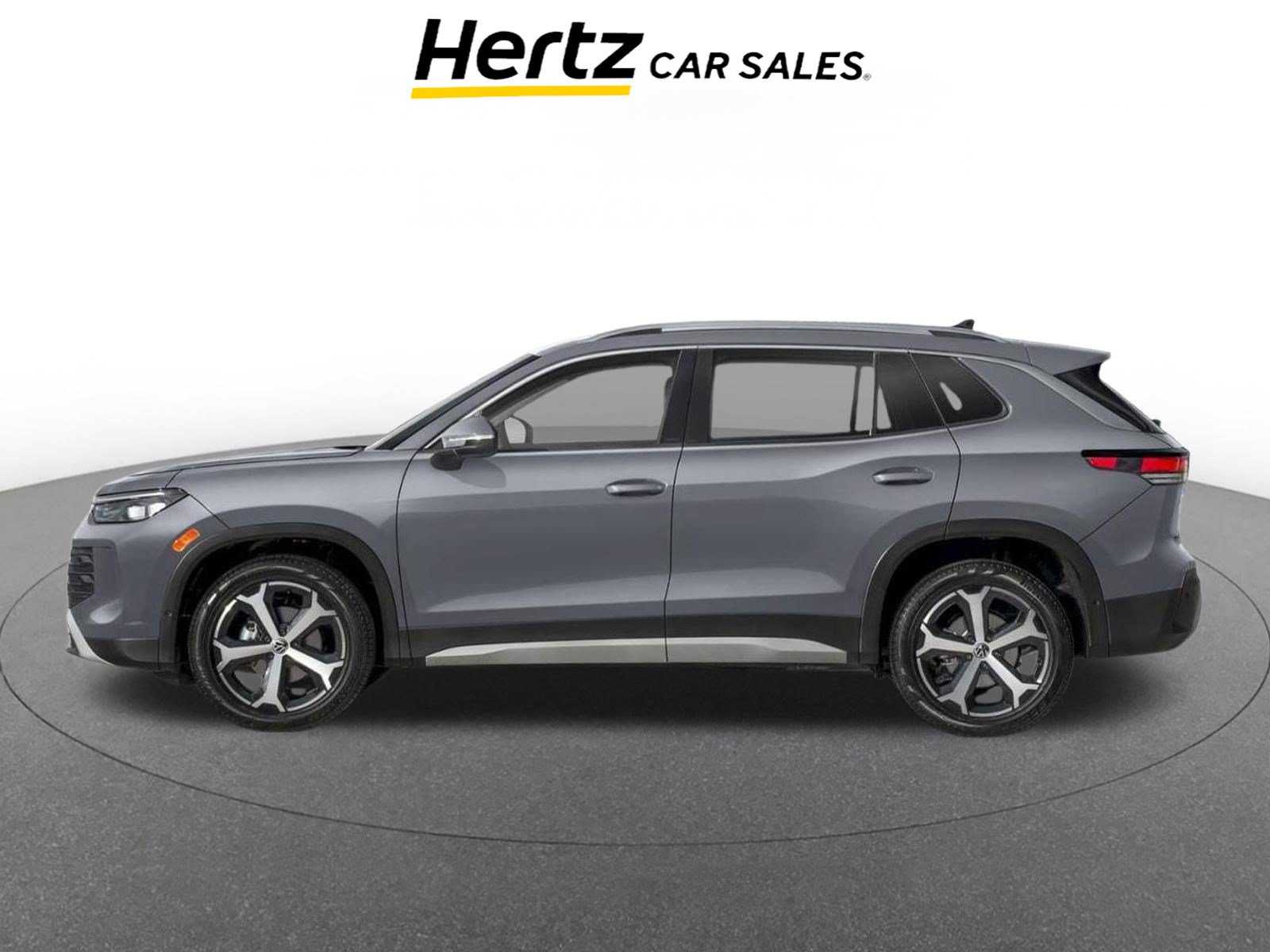 Used 2026 Volkswagen Tiguan SE FWD image 3