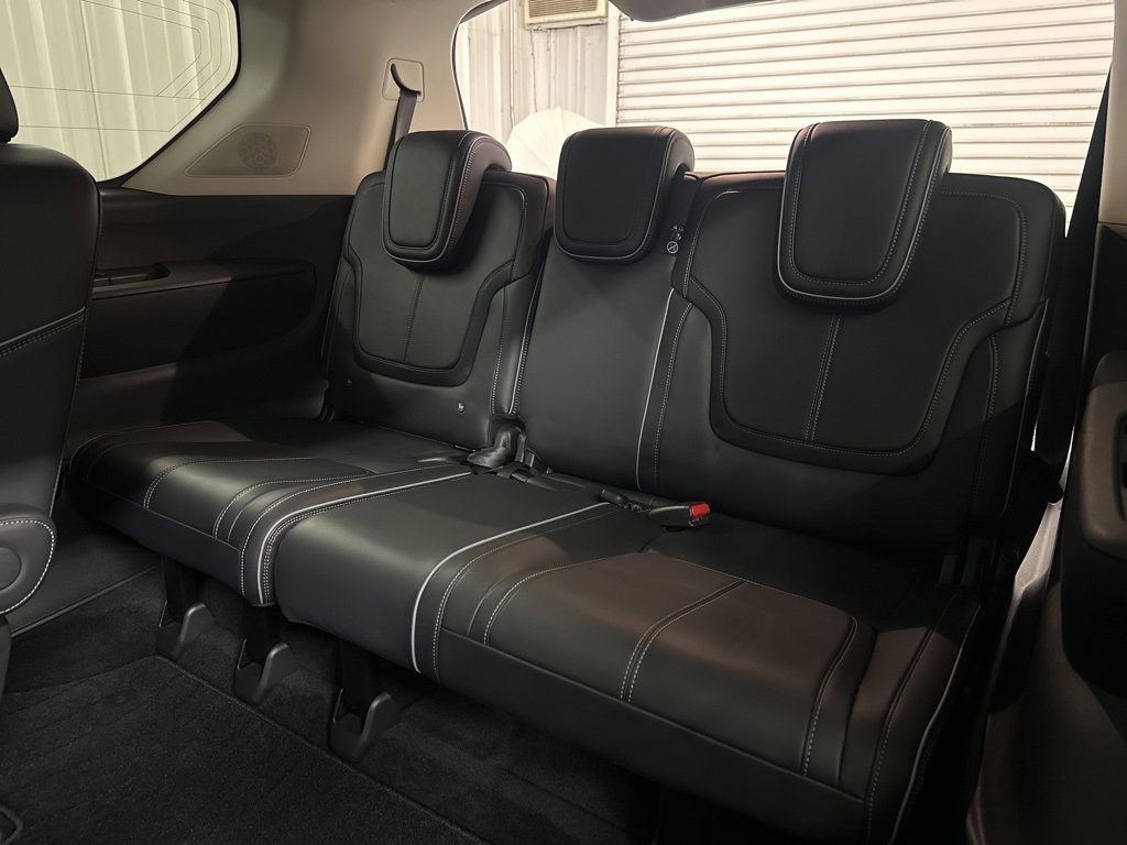 Certified 2025 INFINITI QX80 Sensory image 32