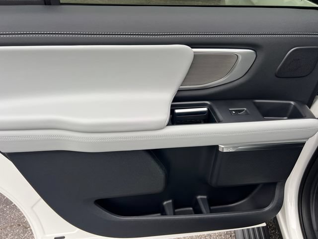 New 2027 Ford Expedition Max Platinum RWD image 16