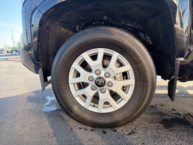 Used 2024 Toyota Tacoma SR5 AWD/4WD image 13
