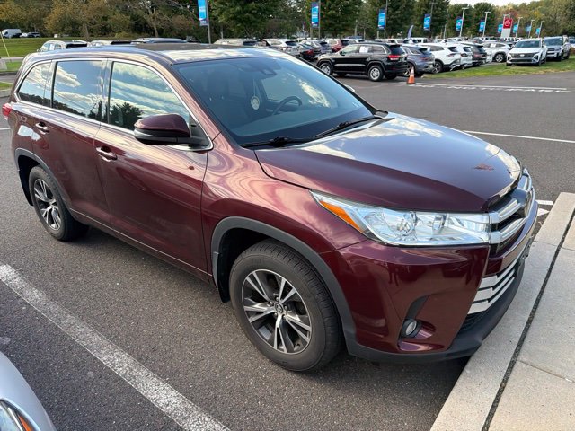 Used 2017 Toyota Highlander Plus AWD/4WD image 18