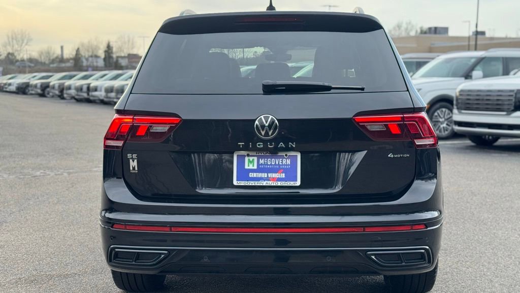 Used 2023 Volkswagen Tiguan SE R-Line image 3