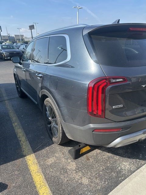 Used 2022 Kia Telluride SX w/ SX Prestige Package image 3