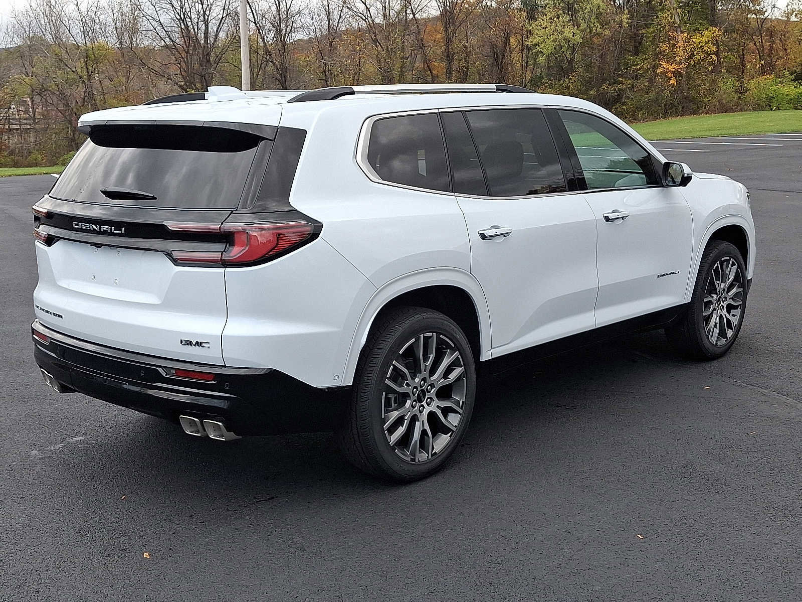 New 2026 GMC Acadia Denali Ultimate w/ LPO, Floor Liner Package image 6