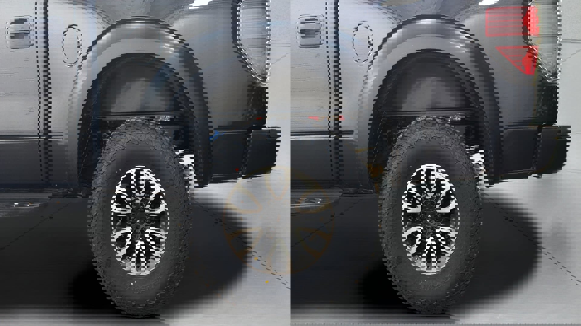 Used 2012 Ford F150 Raptor w/ Raptor Luxury Pkg image 33