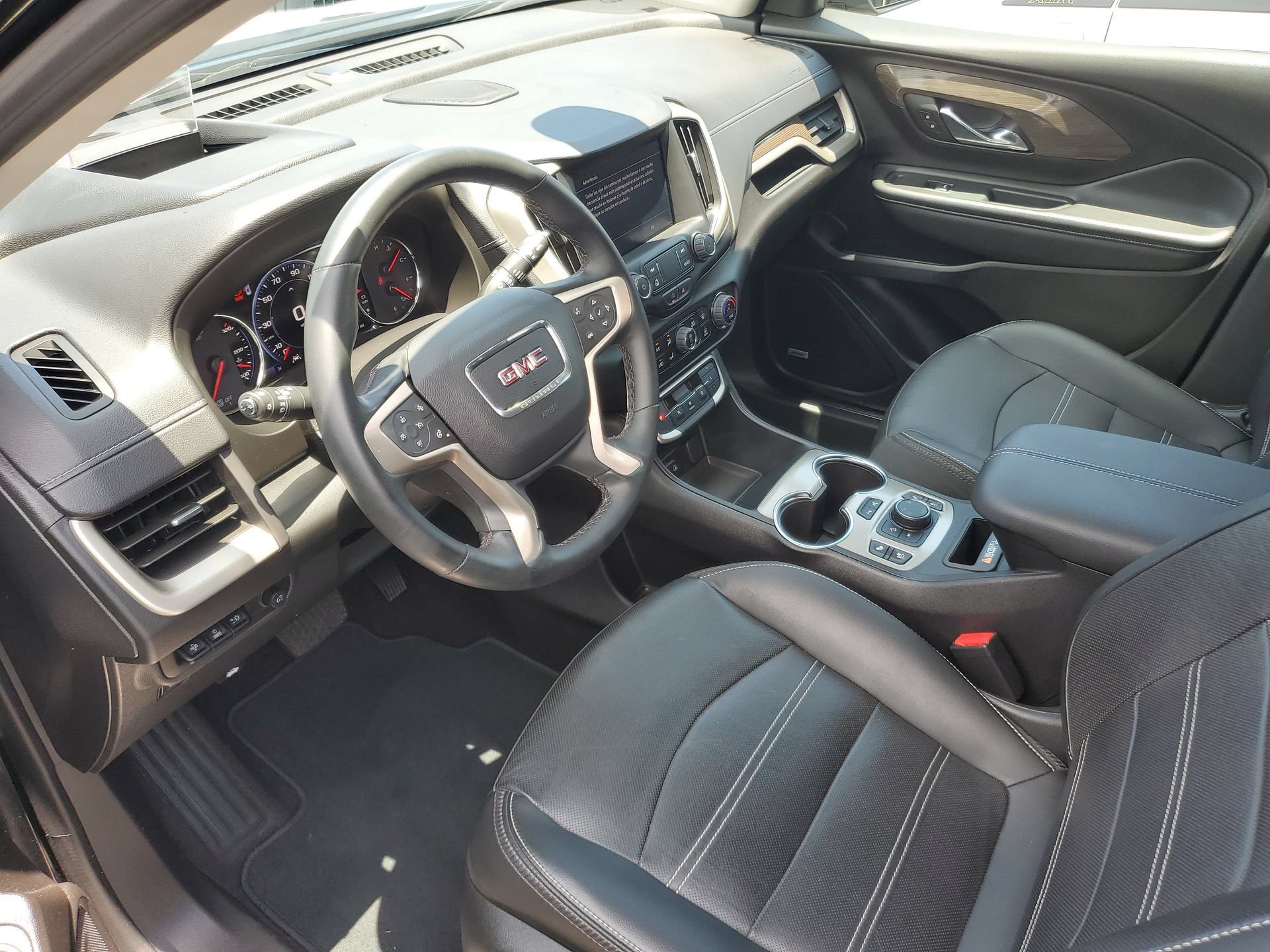 Used 2024 GMC Terrain Denali w/ Denali Premium Package AWD/4WD image 21