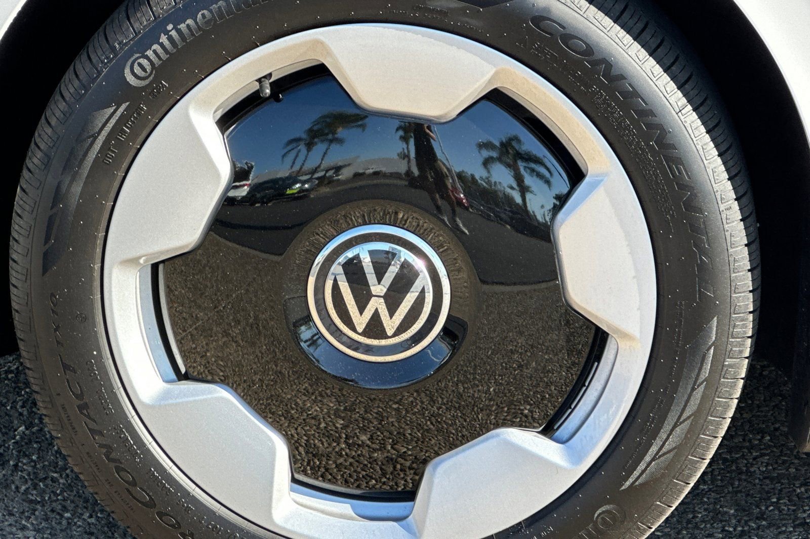 New 2025 Volkswagen ID. Buzz Pro S image 27